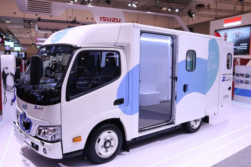 Hino at GIIAS
