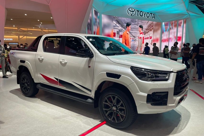 Skema Kredit Toyota Hilux GR Sport dan New GR Supra