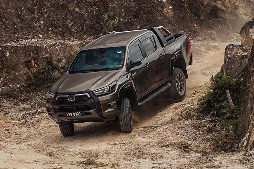 2022 Toyota Hilux specs
