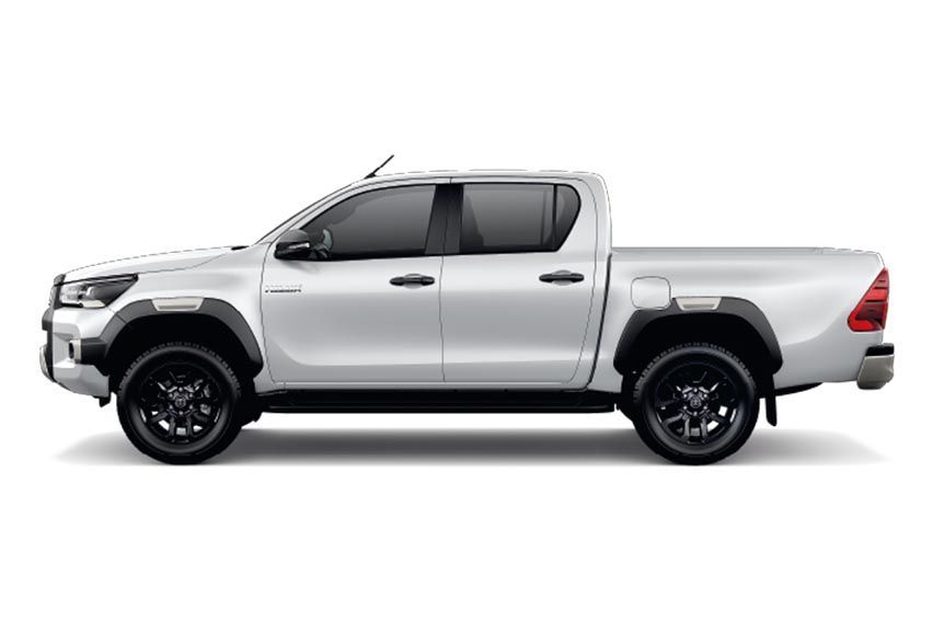 2022 Toyota Hilux Double Cab 2.4E MT 4X4: What's on offer