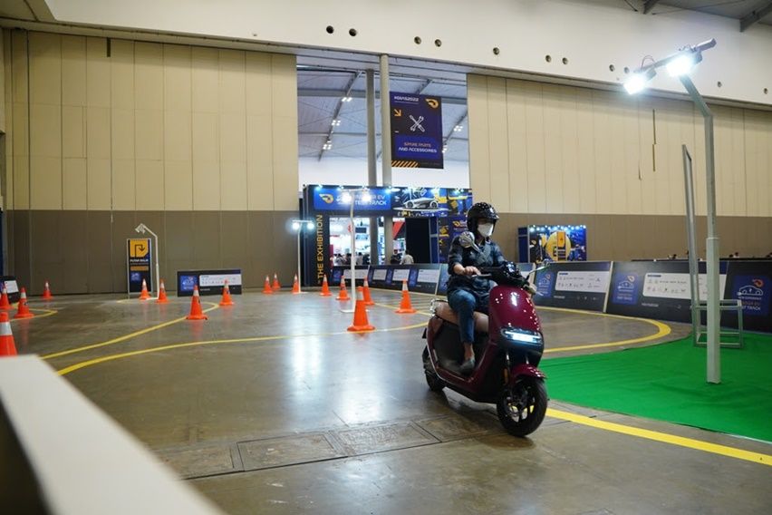 GIIAS 2022 test drive