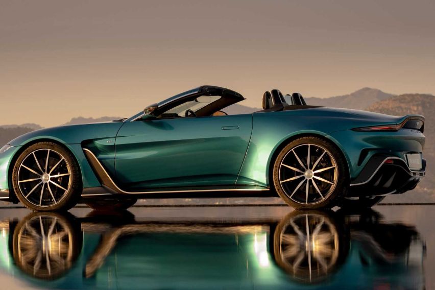 Aston Martin V12 Vantage Roadster