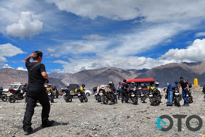 OTO Royal Enfield Moto Himalaya 2022