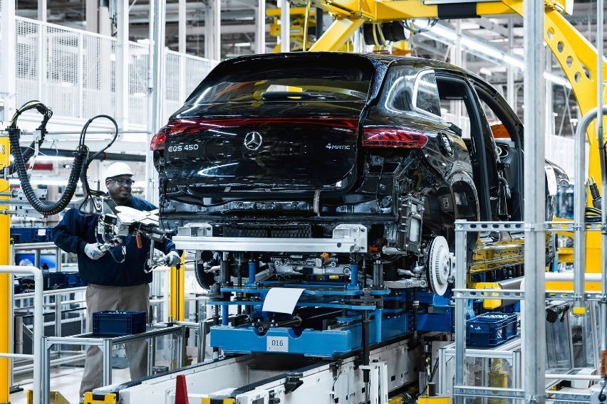 Mercedes-Benz begins production of all-electric EQS SUV in Alabama