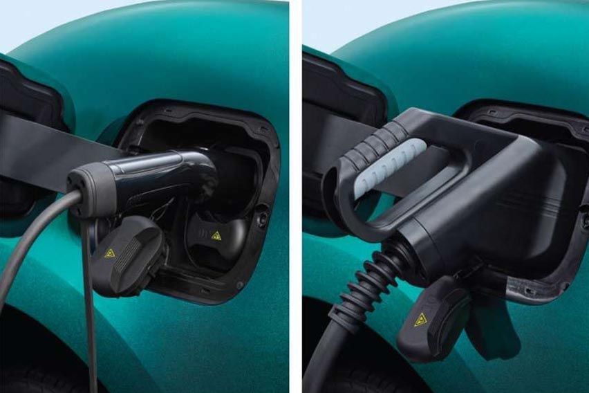 Ora Good Cat Charging