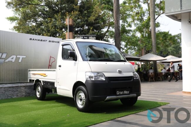 2022/08/Daihatsu-New-GranMax-2022-6.jpeg