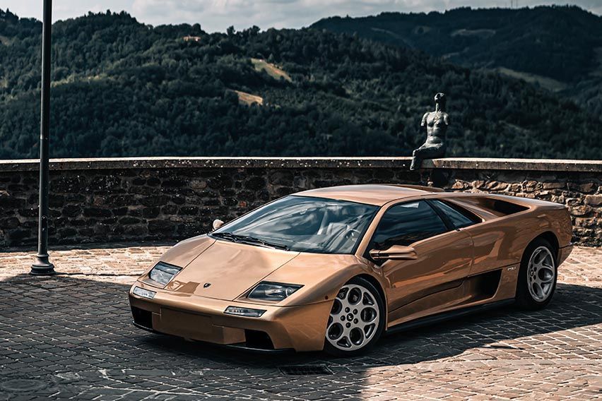 Lamborghini looks back on Diablo success in brand's final year of V12 