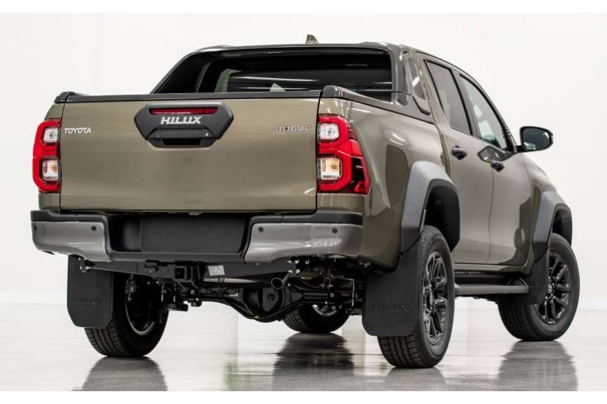 2023 Toyota Hilux Rogue
