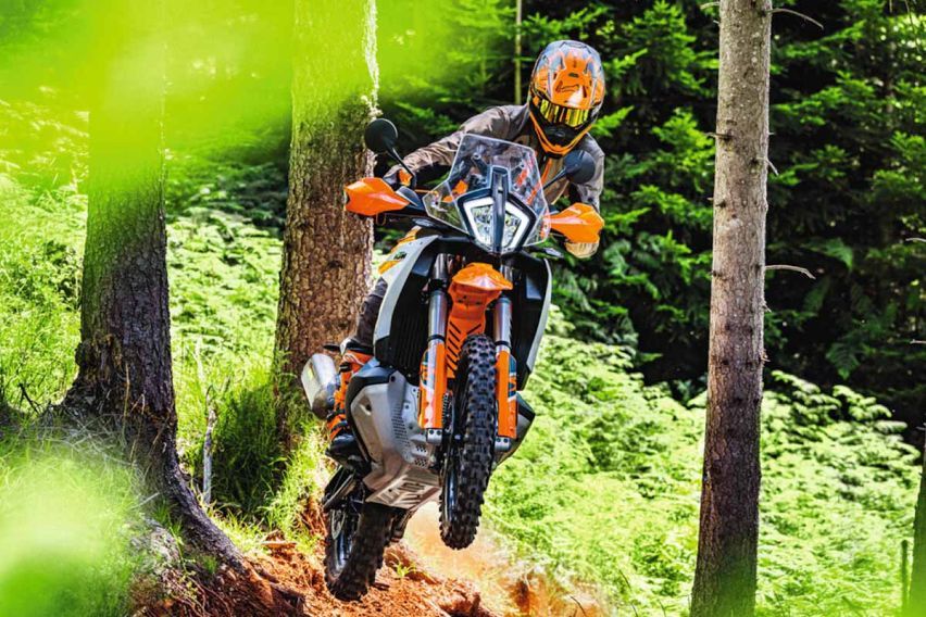 2023 KTM 890 Adventure R arrives with rally-inspired upgrades