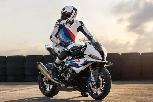 The all-new 2023 BMW S1000RR is out in the open 