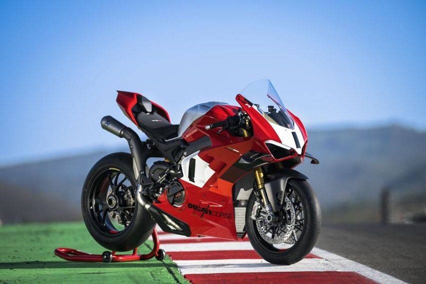 New Ducati Panigale V4 R Resmi Meluncur, Cukup Ganti Knalpot Tenaga ...