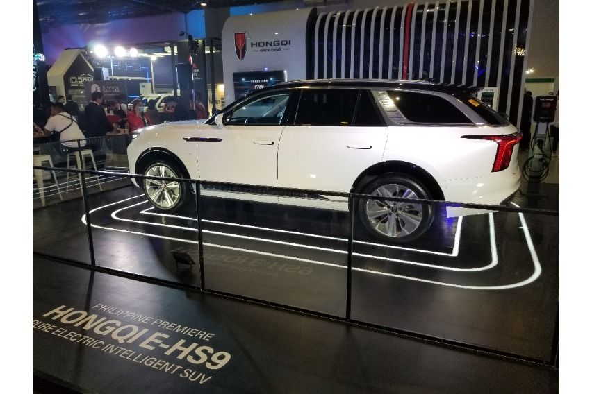 Hongqi E-HS9