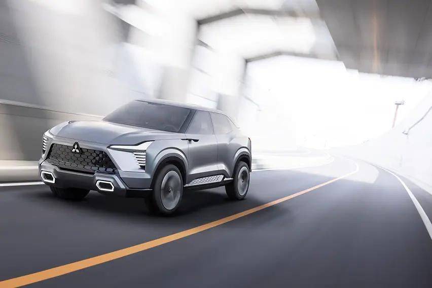 Mitsubishi XFC Concept previews brand's small crossover contender