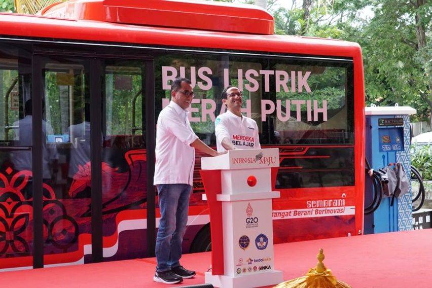 Menhub dan Mendikbudristek Luncurkan Bus Listrik Merah Putih Untuk G20