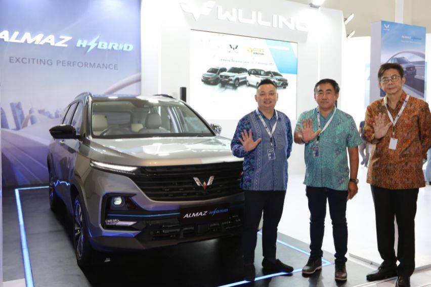 Almaz Hybrid Jadi Jagoan Wuling di GIIAS Semarang 2022