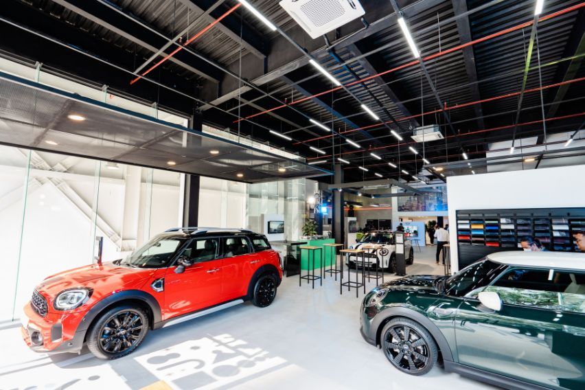 Mini showroom BGC (2)