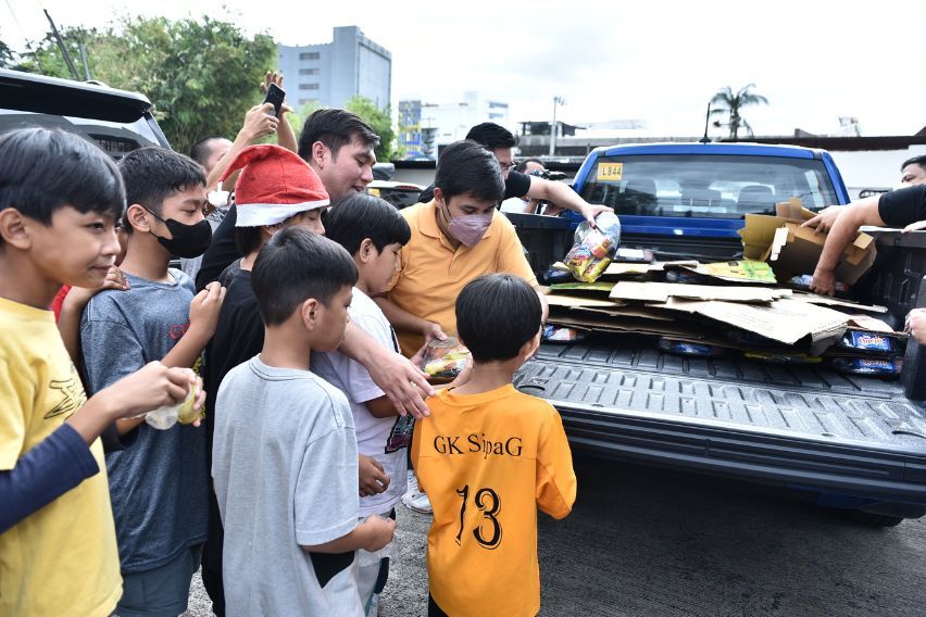 Ford Christmas Party with Gawad Kalinga