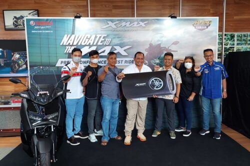 Yamaha Indonesia Serahkan 10 Unit Xmax Connected kepada Konsumen di Bali