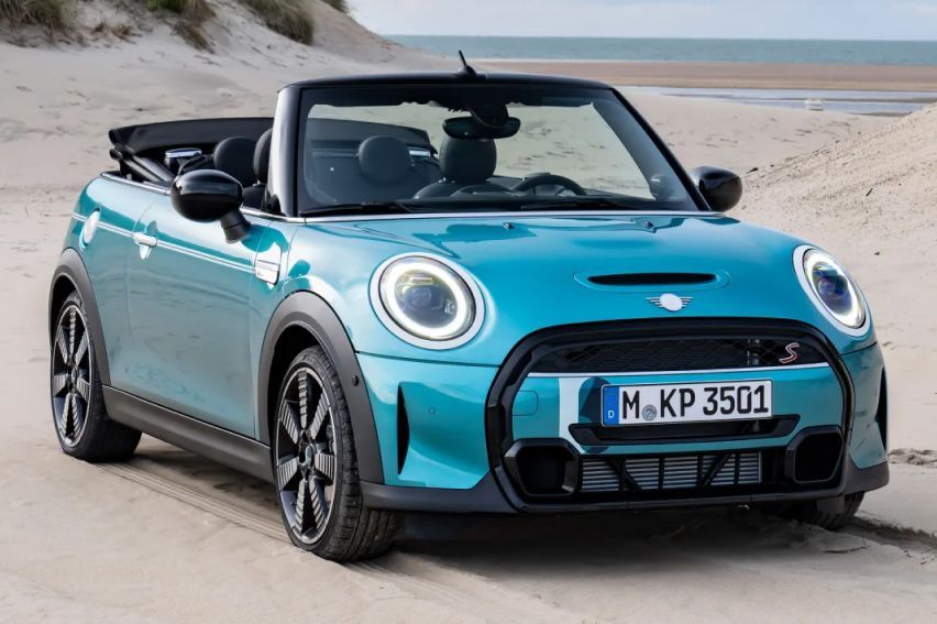 Mini introduces a special 30th Anniversary Convertible, the Seaside Edition 