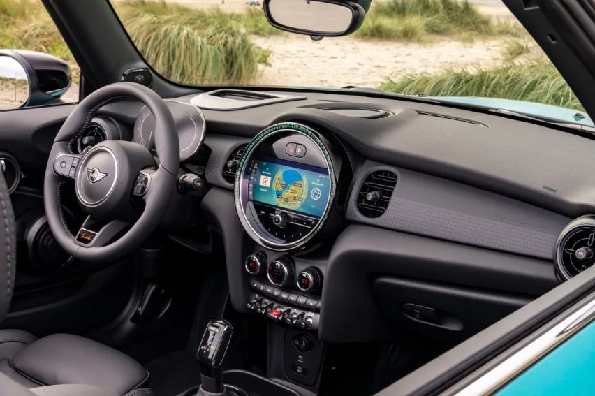 Mini introduces a special 30th Anniversary Convertible, the Seaside Edition