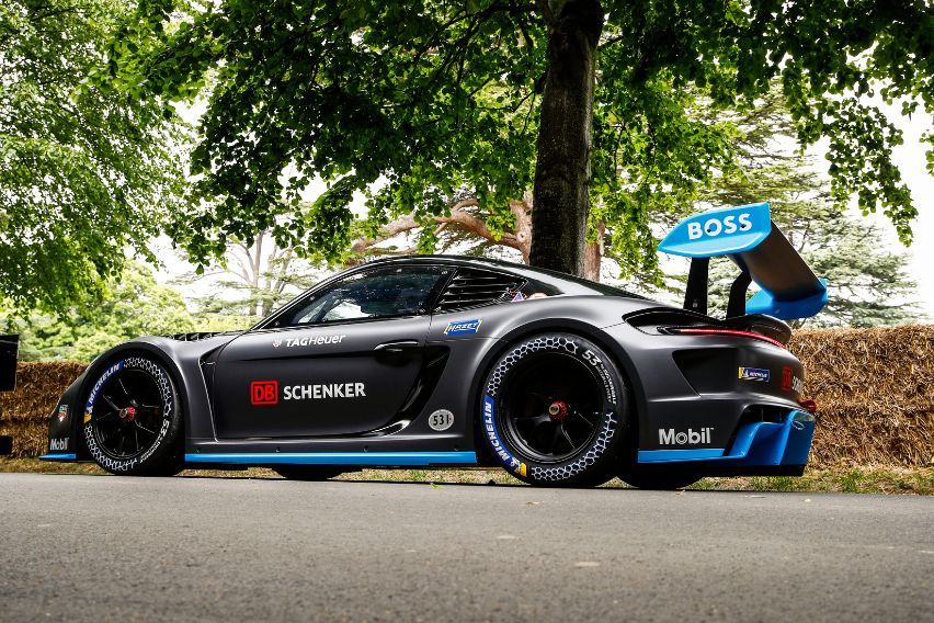 Porsche GT4 e-Performance