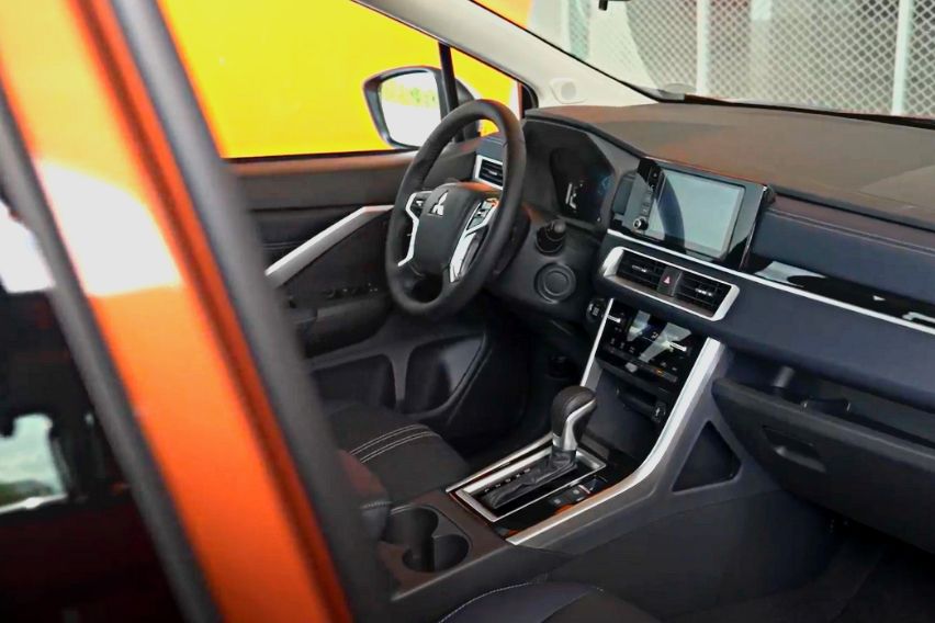 Mitsubishi Xpander Cross Cockpit View