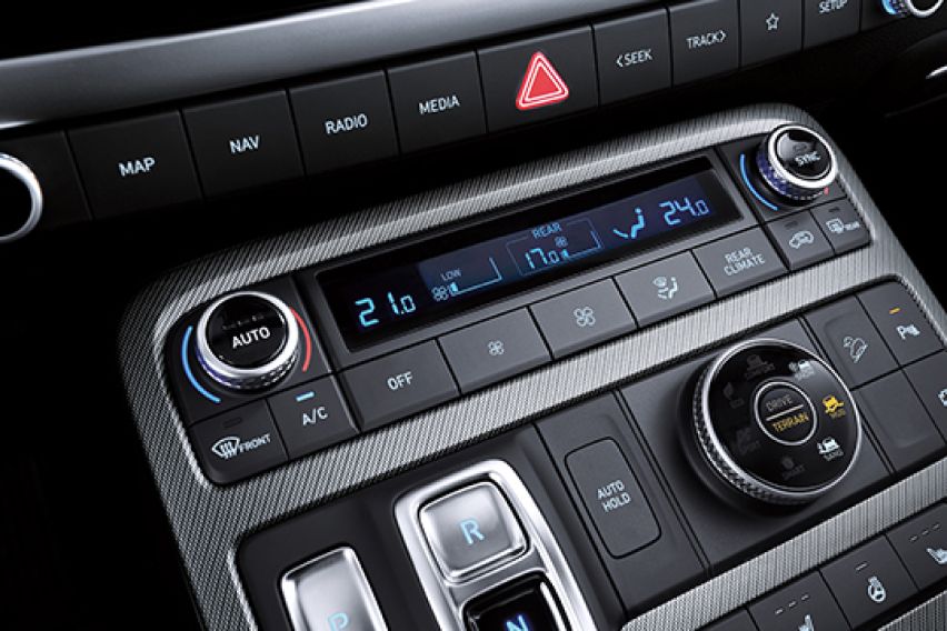 Three-zone automatic air conditioning system