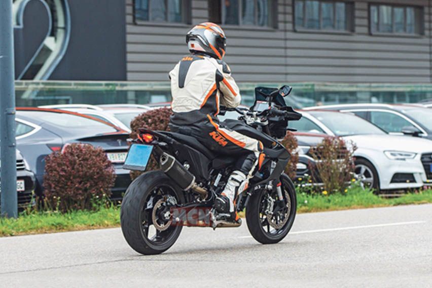 Upcoming KTM 890 SMT FEATURES