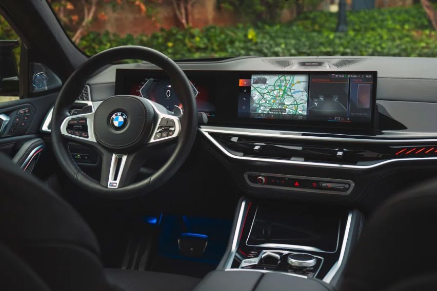 2023 BMW X6 facelift interior