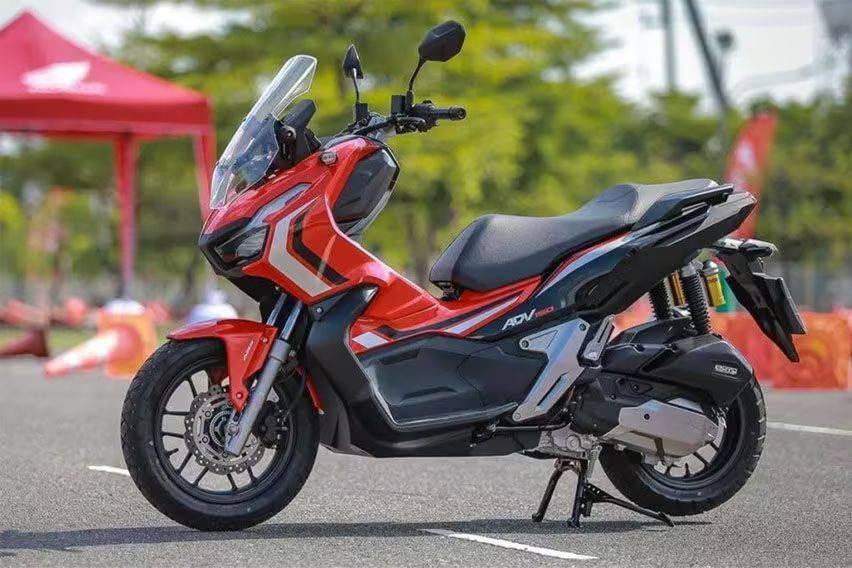 2023 Honda ADV160 vs Yamaha NVX - Which one is better?