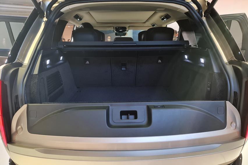 5th-gen Range Rover space