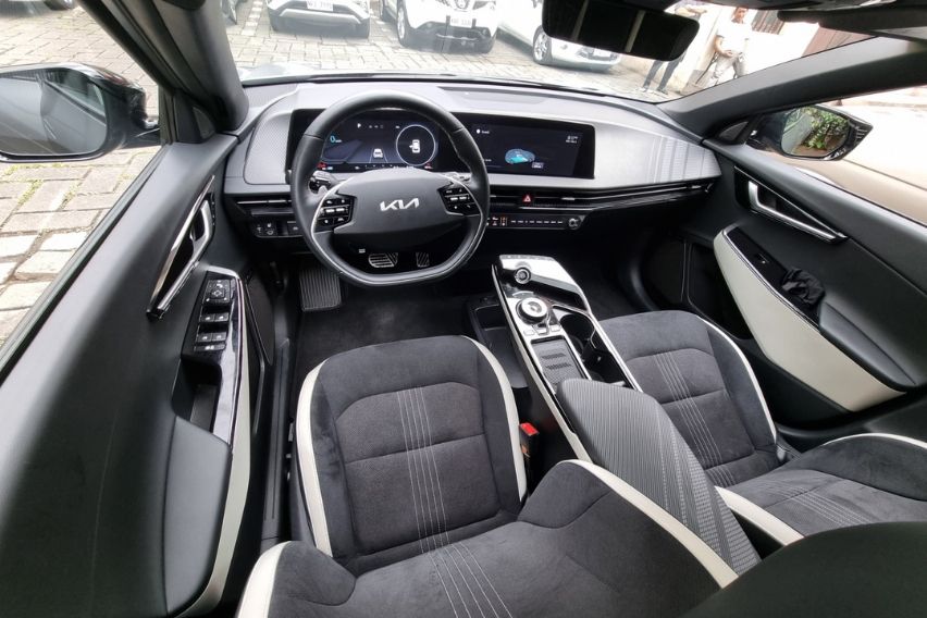 2023 Kia EV6 GT-Line Parked-2