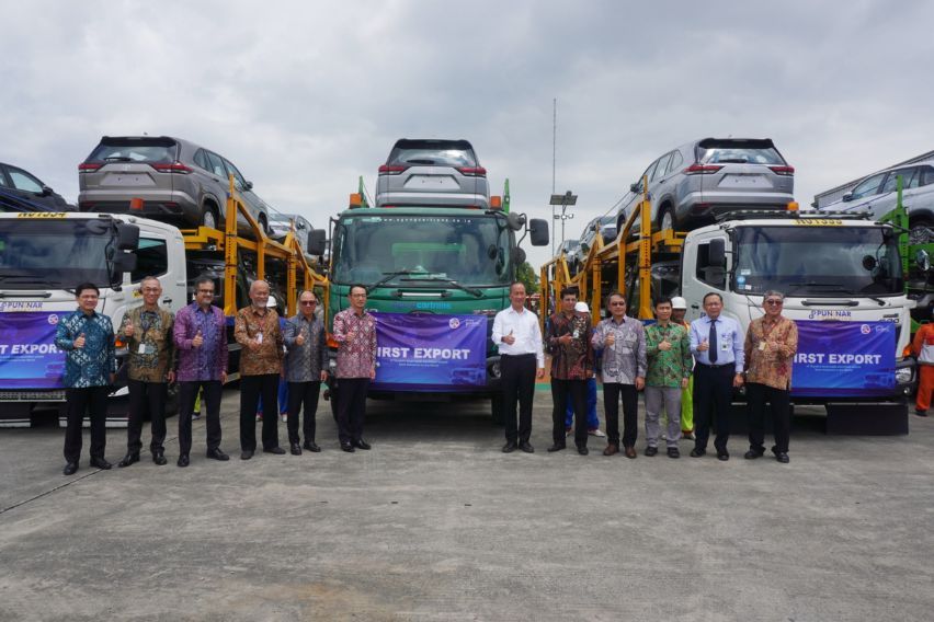 Ekspor Kijang Innova Zenix Hybrid