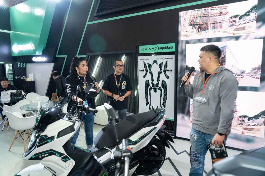 Alva x ZuttoRide x Hayaidesu