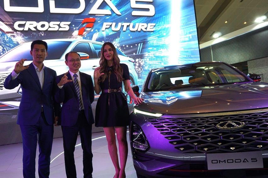 Luna Maya Chery Omoda 5