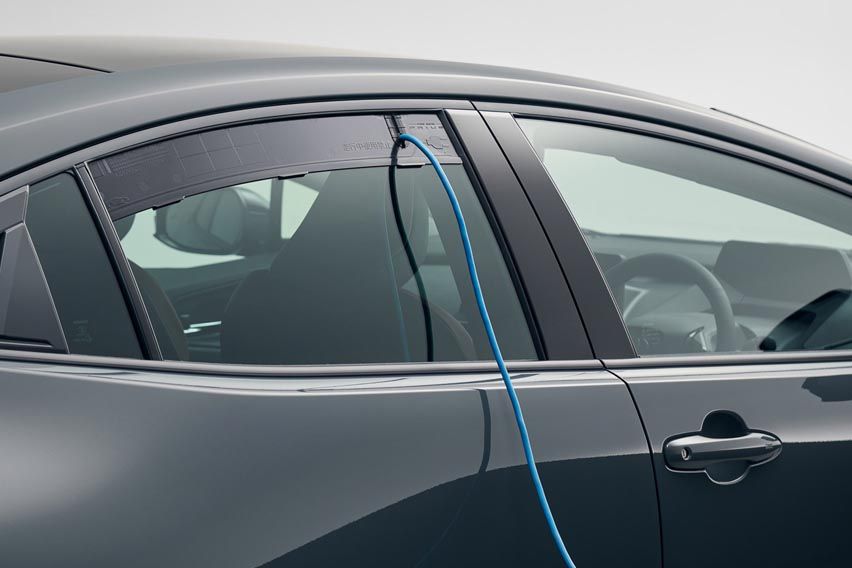 new Toyota Prius PHEV specs