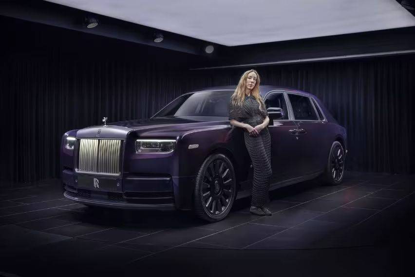 Rolls Royce brings elements of haute couture to Phantom Syntopia Rolls Royce brings elements of haute couture to Phantom Syntopia