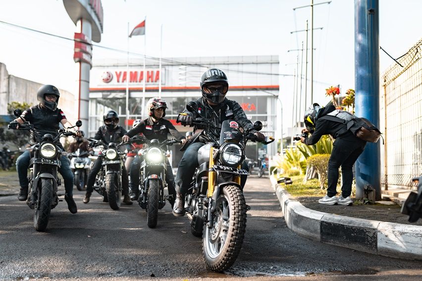 Yamaha XSR 155 x BBQ Ride