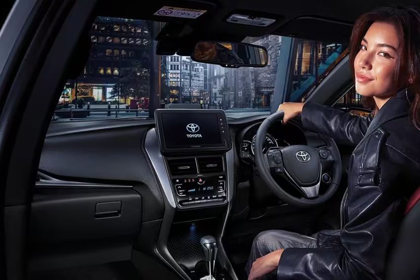 2023 Nissan Leaf FEAURES