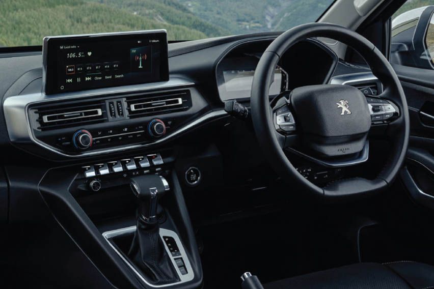 2023 Peugeot Landtrek pickup cabin