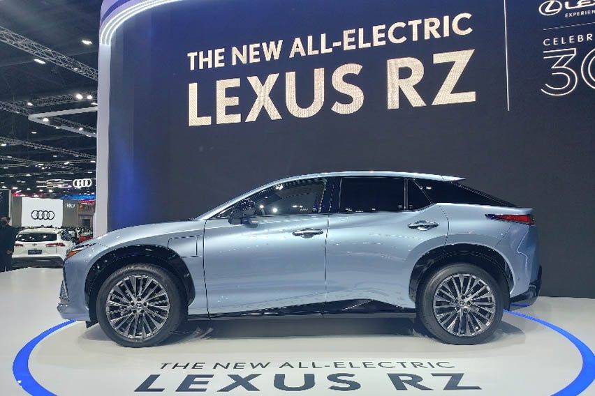 Lexus RZ 450e details