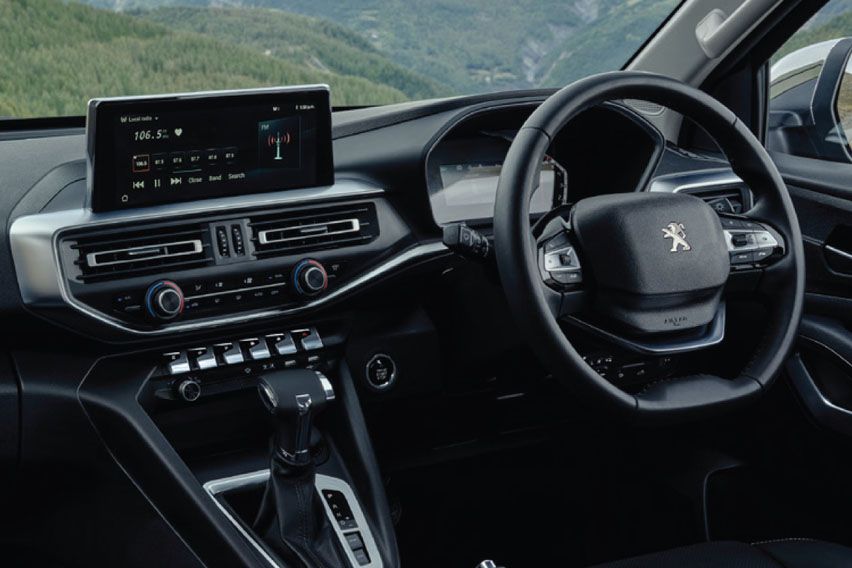 2023 Peugeot Landtrek cabin
