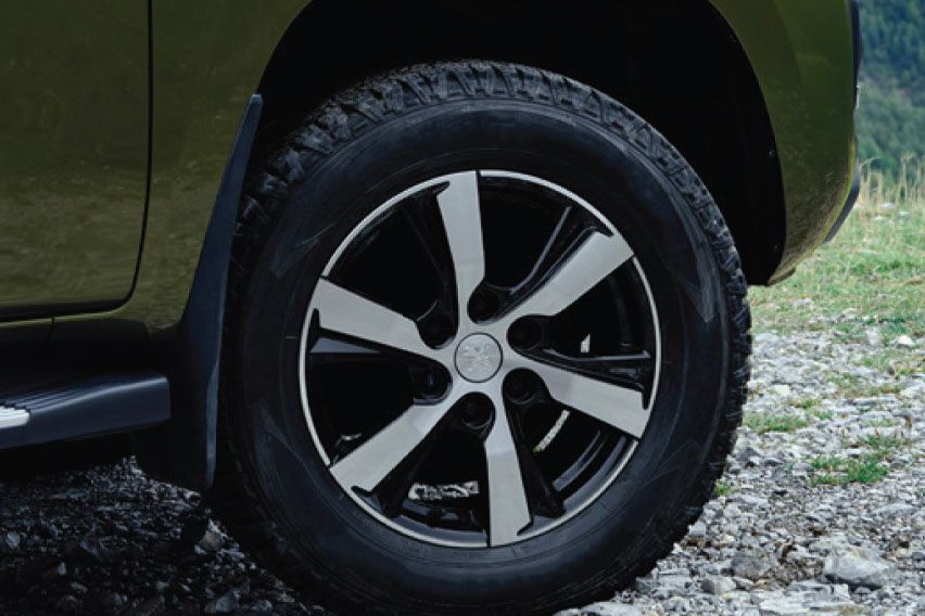 2023 Peugeot Landtrek wheels