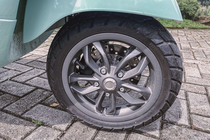 Test Ride review Vespa LX 125 i-Get Batik