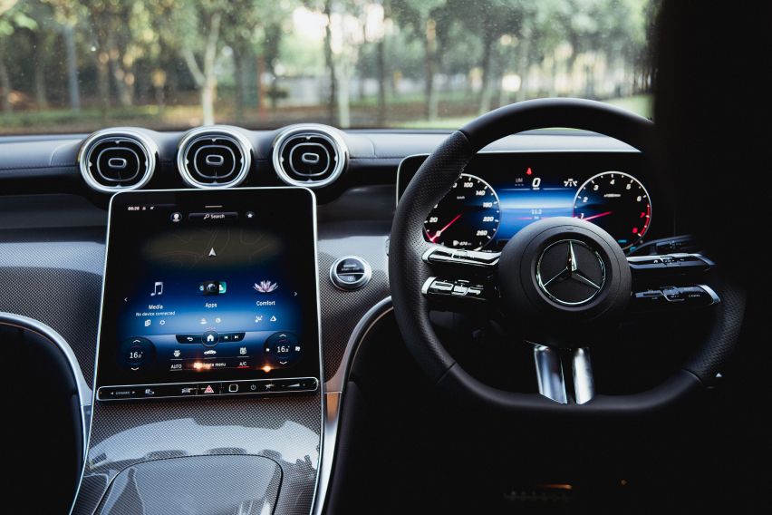  2023 Mercedes-Benz GLC cabin