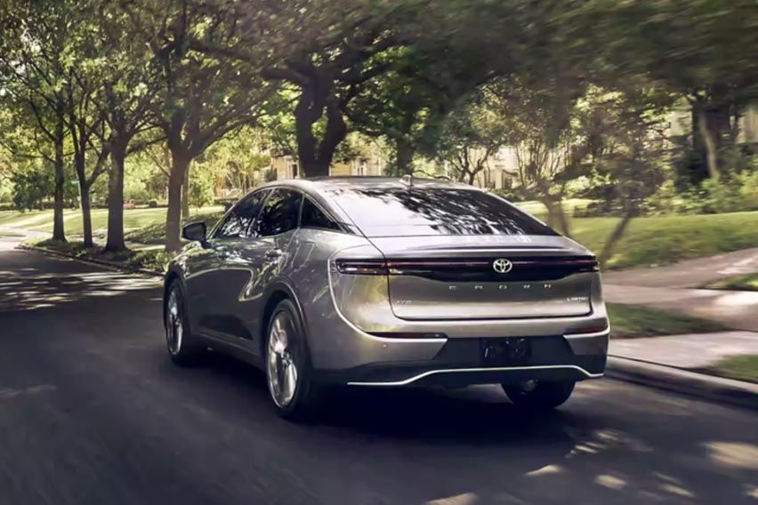 2023 Toyota Crown Sedan features