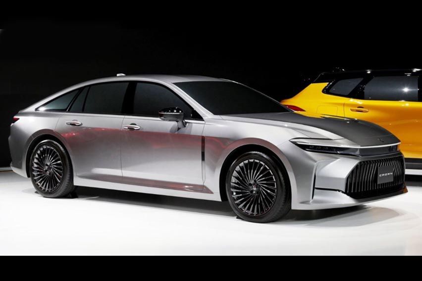 2023 Toyota Crown Sedan details