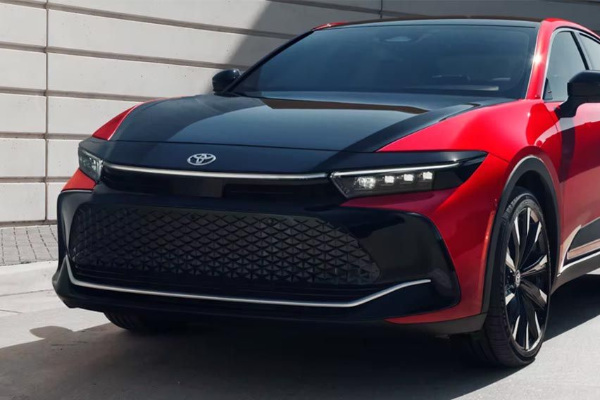 2023 Toyota Crown Sedan specs