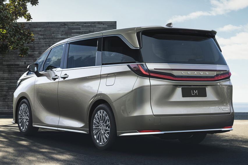 2023 Lexus LM