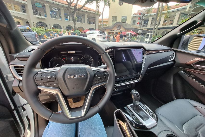 Isuzu D-Max (Photo by Hazel Nicole Carreon) (2)